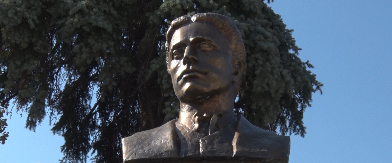 Шуменски ученици по стъпките на Апостола