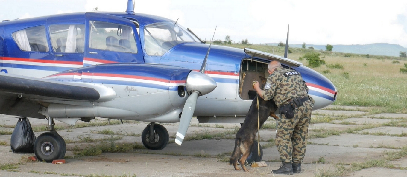 Все още без яснота за самолета-нарушител