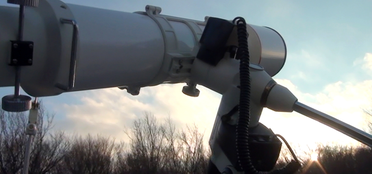 Наблюдаваме частично слънчево затъмнение