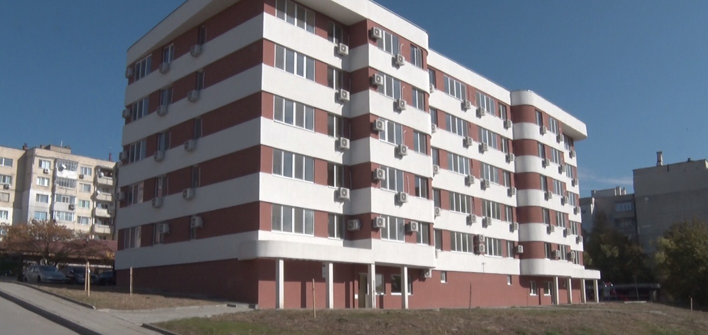 Настаняват в социалния блок жилища социални