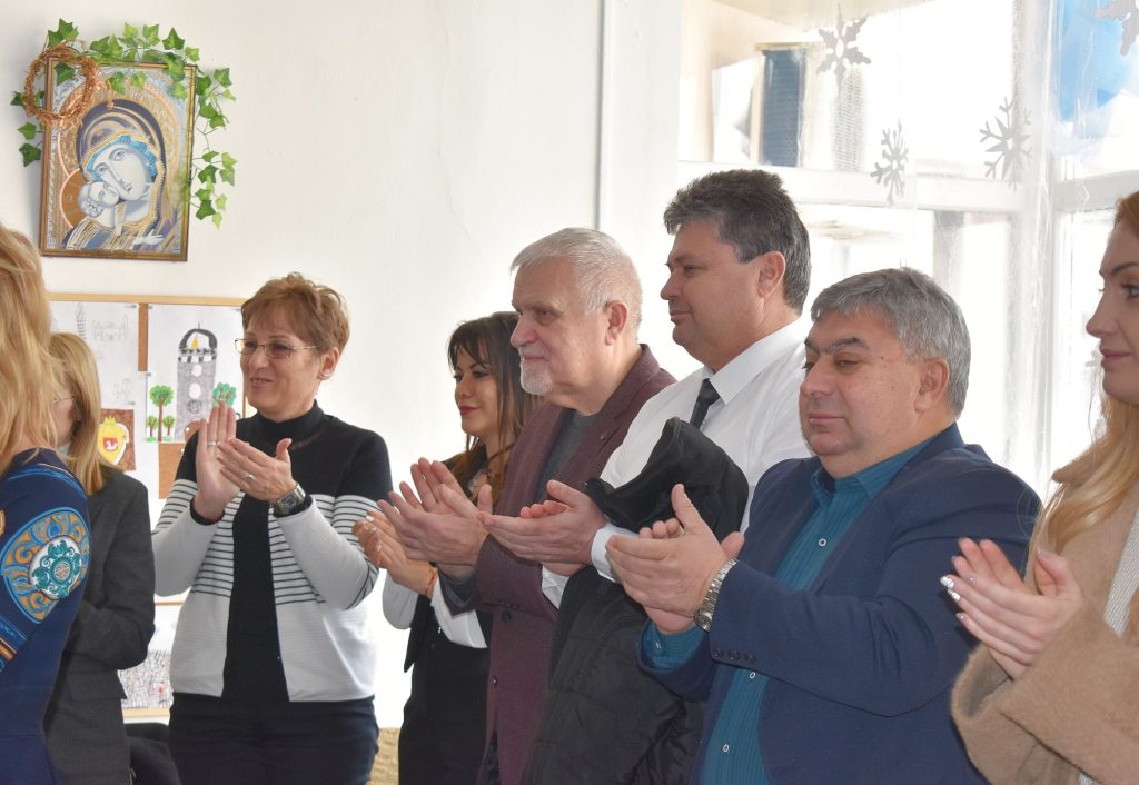 Деца от Разград отбелязаха годишнина от гибелта на Апостола