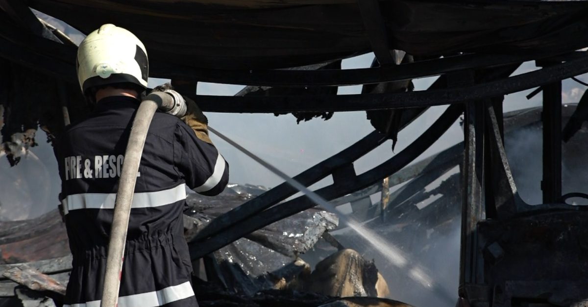 Пожар изпепели печатница в Шумен