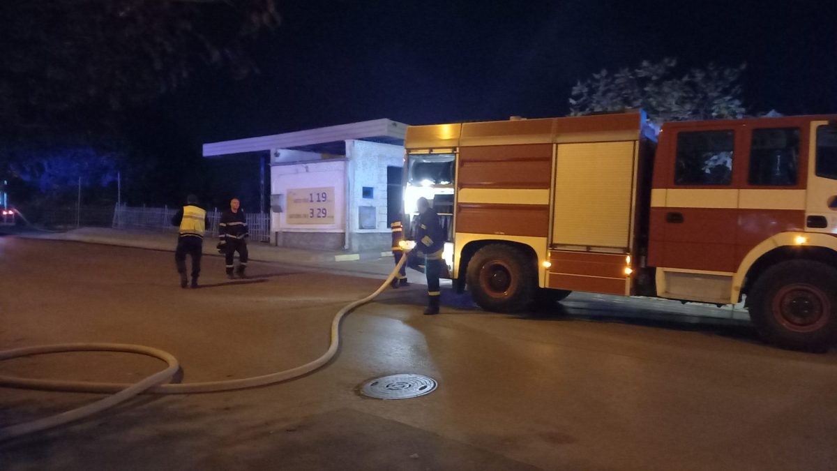 Пожар къща до газстанция