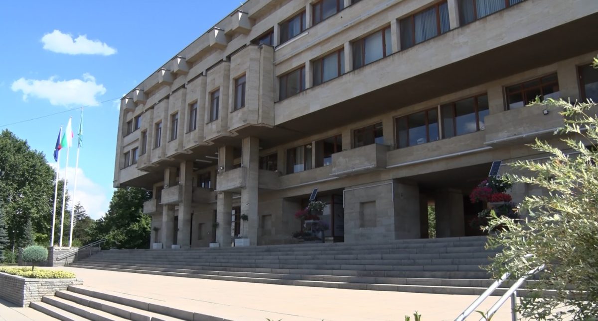 Изработват нов Правилник за младежки дейности