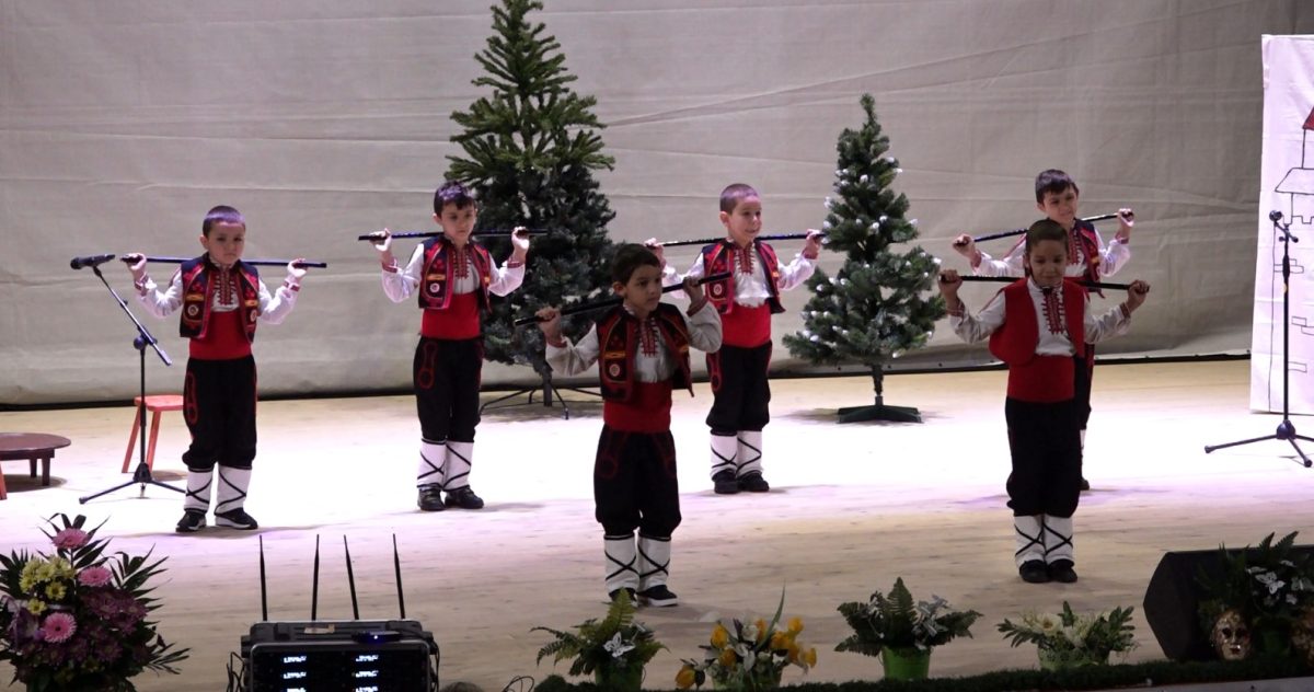 Започна фестивалът „Коломбина”