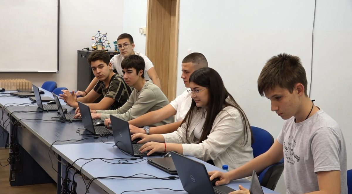 СУ „Панайот Волов“ част от изследването „PISA“