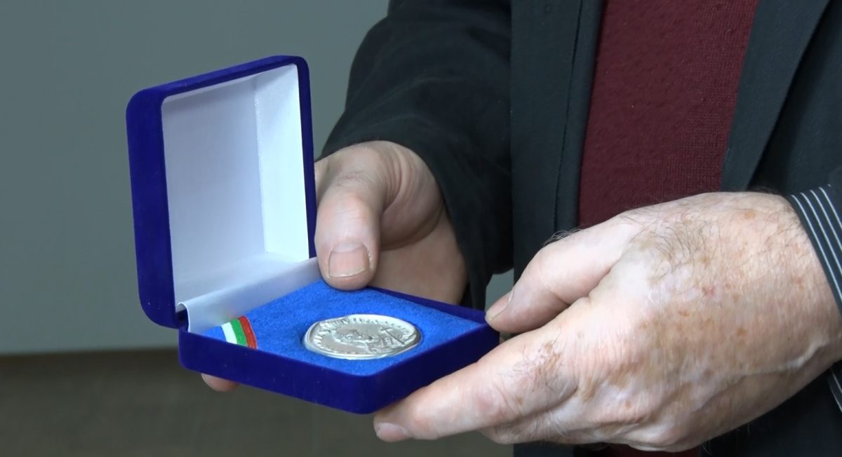 Награда „Златен век“ за Деян Ефтимов