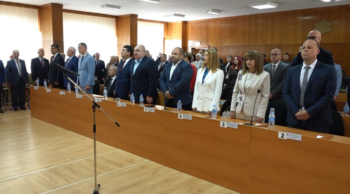 Тържествена сесия за празника на Шумен