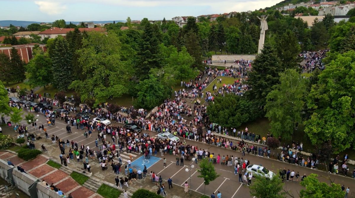 Реорганизация на движението заради баловете