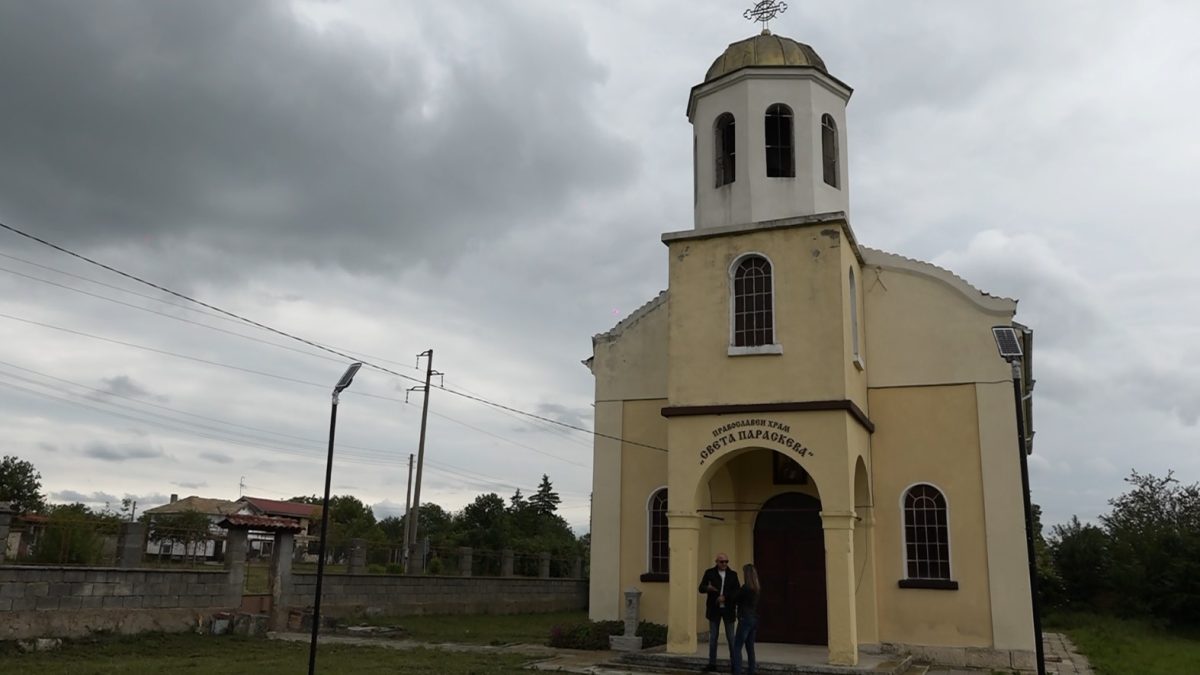 Дарителска кампания на храма в Златна нива
