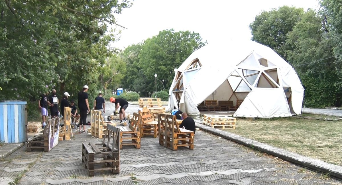 Вандали станаха доброволци