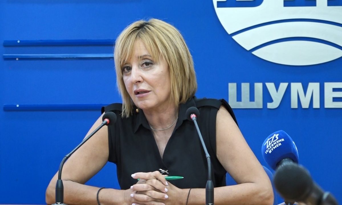 мая манолова