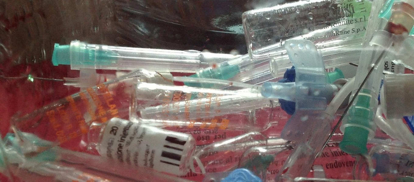 Екоинспекцията проверява сигнал за нерегламентирано изхвърляне на медицински отпадъци