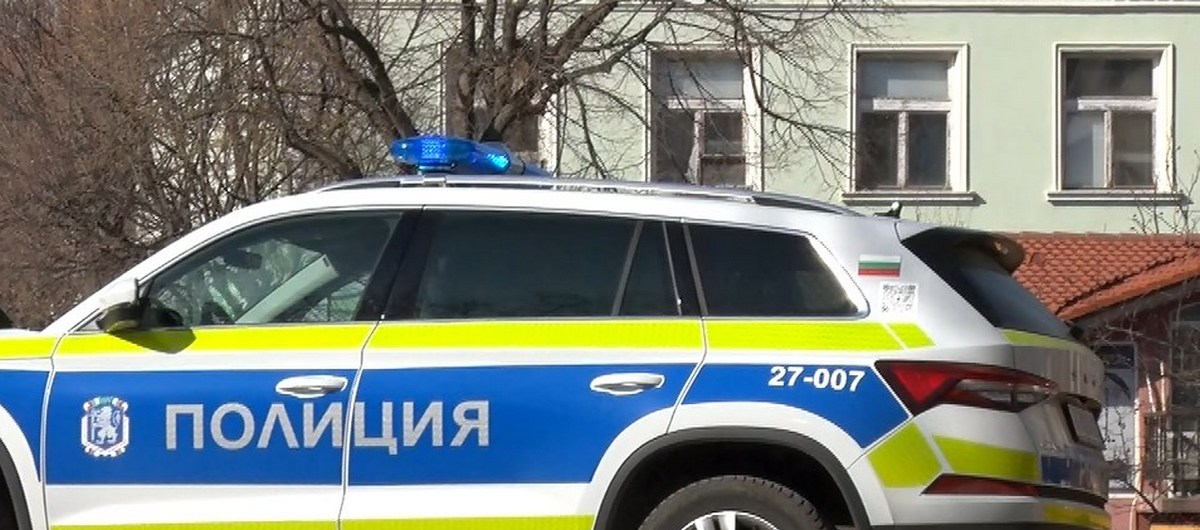 Задържаха мъж, отнел чрез заплаха мобилен телефон